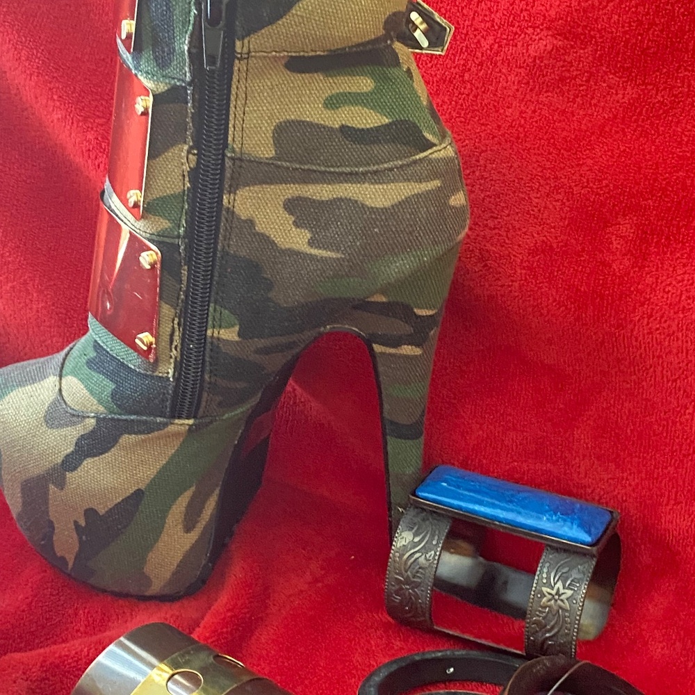 Privileged Dragonar Army Platform Bootie varied sizes - Picture 9 of 9